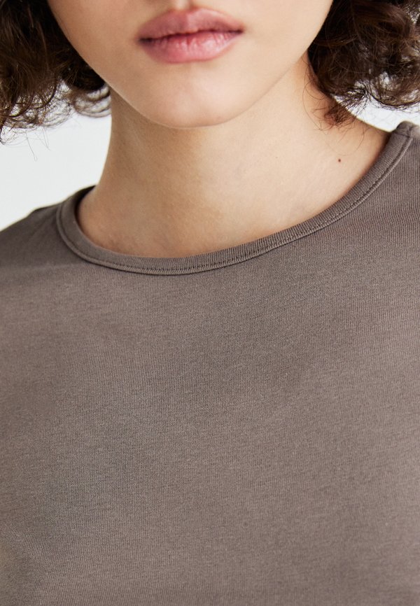 BASIC TIGHT - Basic T-shirt - beige4