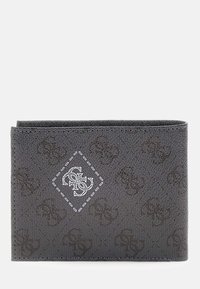 Billetera de tela negra con un patrón en relieve y un logotipo de diamante blanco bordado. Forma rectangular con una textura suave.