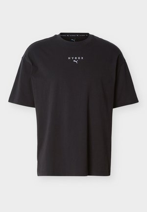 Schwarzes T-Shirt mit kurzen Ärmeln, vorne unterhalb des Halsausschnitts zentriert mit weißem "HYROX"-Schriftzug und Puma-Logo.