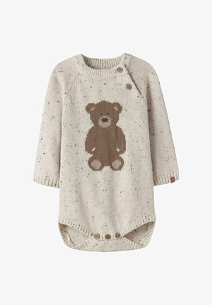 Tutina a maglia beige con maniche lunghe, decorata con un motivo di orsi marroni sul davanti. Include bottoni in legno sulla spalla e chiusura sul fondo.