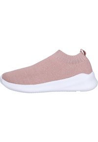 Helle rosa Slipper mit gestricktem Obermaterial, weißer Gummisohle und gerippter Kragen für einen angenehmen Sitz. Minimalistisches Design, keine sichtbaren Beschläge.