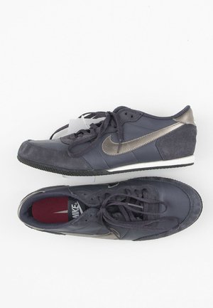 Sneakersy niskie