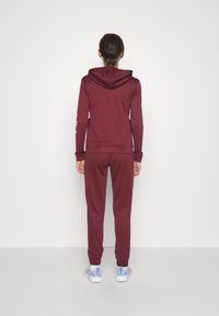 adidas Sportswear SET czerwony