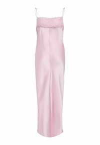 Robe nuisette en satin rose clair avec détail en dentelle sur la poitrine, fines bretelles spaghetti et coupe droite jusqu'à la cheville.