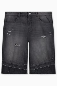 Sorte denim shorts med et distressed design med huller og frynsede kanter. Klassisk fem-lomme stil. Farvegradient mod bunden.