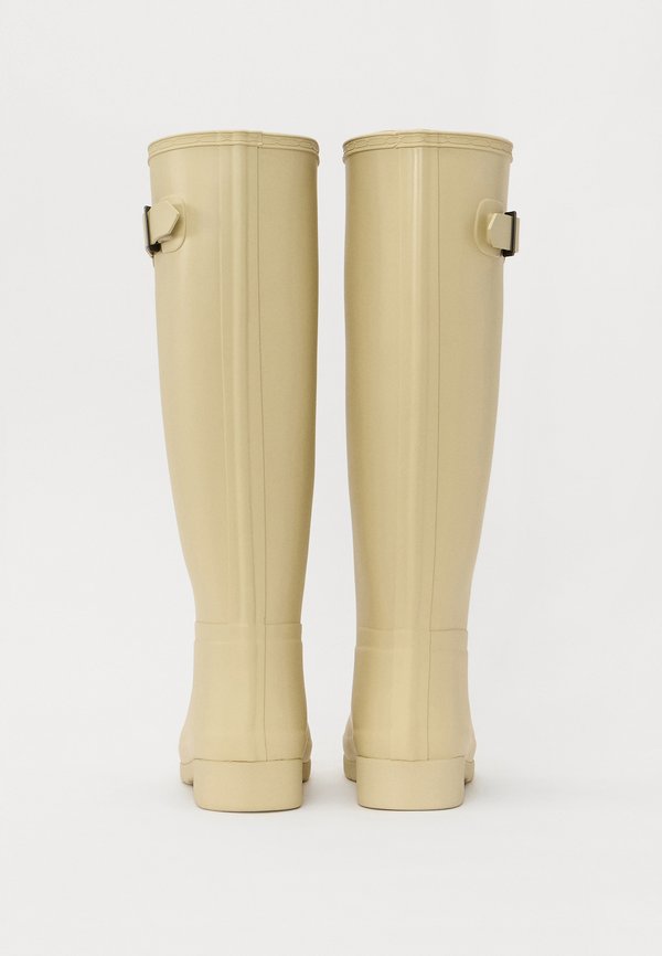 REFINED  - Wellies - gravel4