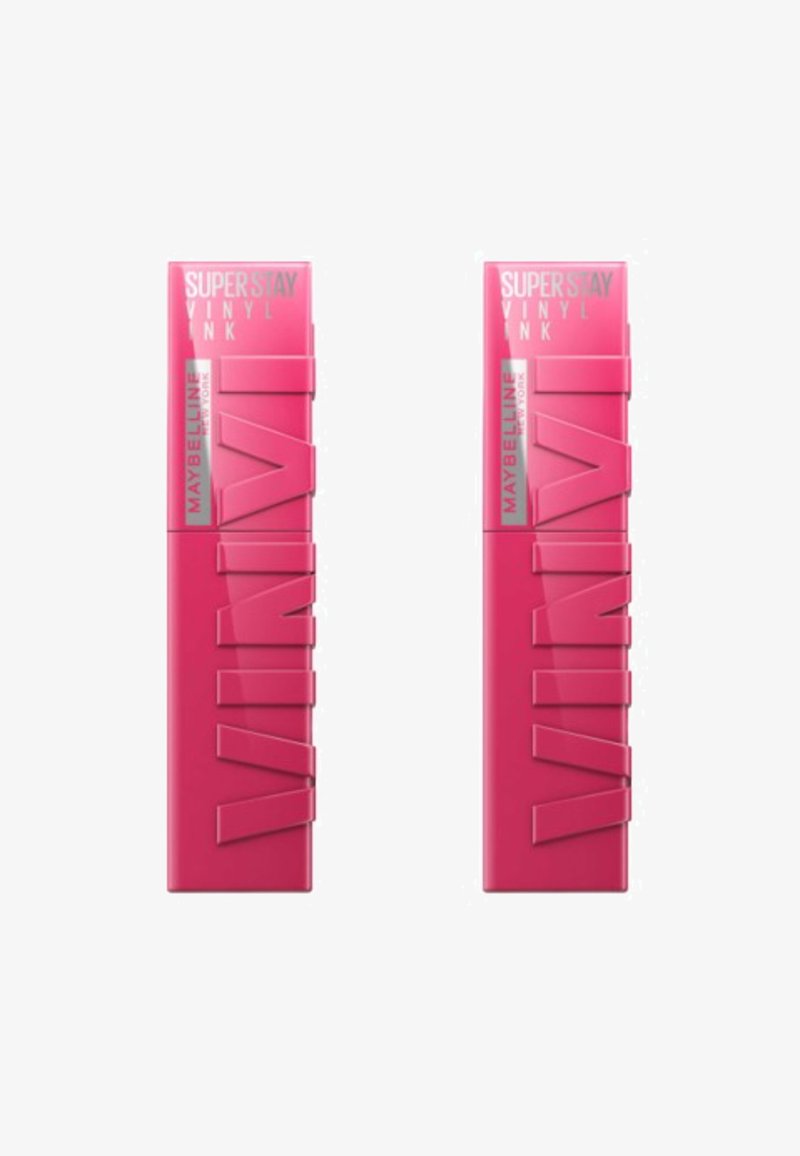 Deux tubes de produit à lèvres rose avec une finition brillante et une inscription en relief. Les étiquettes indiquent "Super Stay Vinyl Ink" et "Maybelline."