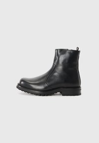 Valitud, black