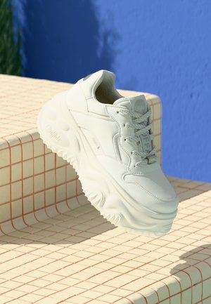 BLADER ONE - Trainers - white