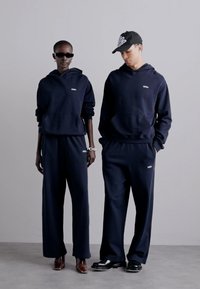 032c RÓZSA VICTORIA UNISEX - Hoodie - dark blue