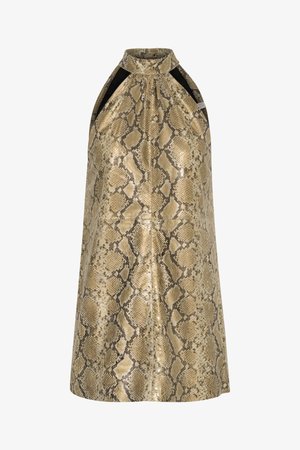 Zlato in bež obleka s vzorcem kače, z naramnicami in visokim ovratnikom ter kontrastnimi črnimi bočnimi paneli, ki se ponaša z gladko, sijočo teksturo.
