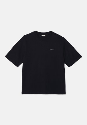 Zwarte t-shirt met korte mouwen van katoen, met een ronde halslijn en een klein logo op de linkerborst. Soepele textuur en relaxte pasvorm.