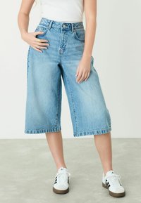 Next Džinsa auduma šorti - mid blue denim