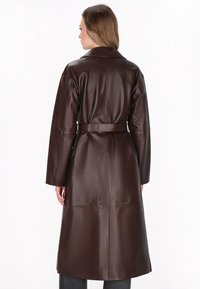 DreiMaster Trenssi - coffee brown