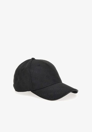 Sort baseballkasket med buet skygge og subtilt præget mønster på stoffet, vist vinklet mod en hvid baggrund.