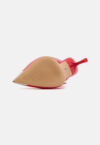 ALDO GRETLA  PILLOW WALK - Pantoletai su kulnu - red