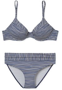 Bikini set s námořnickým a krémovým pruhováním, který zahrnuje vyztuženou trojúhelníkovou podprsenku s nastavitelnými ramínky a odpovídající spodní část s nízkým pasem a nařasenými detaily.