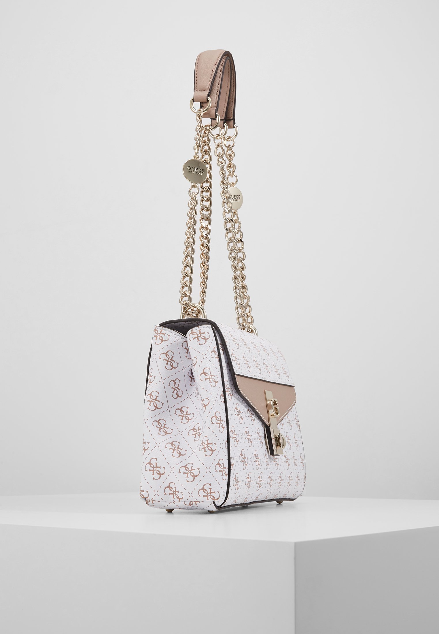Guess LORENNA SHOULDER BAG Håndveske white Zalando.no Guess LORENNA SHOULDER BAG Håndveske whitehvit Zalando.no