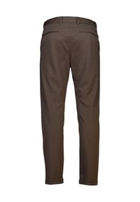 Brune skræddersyede bukser med slim fit, opsmøgede nederdele, bæltestropper og to baglommer, vist fra bagsiden.