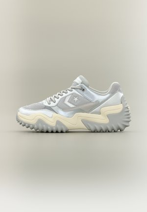 Low-Top-Sneaker in Grau und Beige mit Stern-Logo, strukturierter Sohle, Mesh- und Lederpaneelen sowie Zickzack-Mittelsohle.