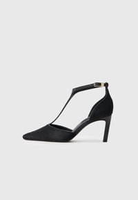 Magas sarkú cipők - black