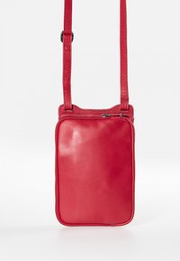 Aunts & Uncles TULIP - Portacellulare - crimson red