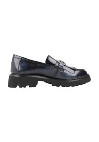 Mocassins en cuir verni bleu marine avec une semelle en caoutchouc noir épaisse et une quincaillerie décorative à l'avant. Texture lisse, design à bout rond.