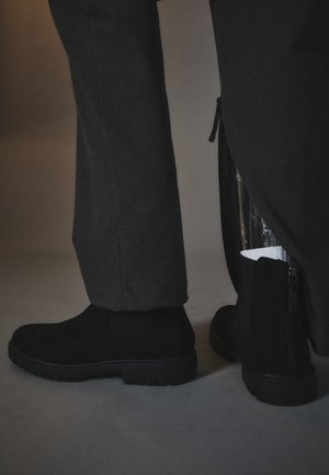 UNISEX - Classic ankle boots - black