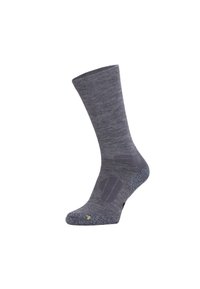 Grau mid-calf-Socken aus einem gemischten Stoff, mit einer strukturierten Ferse und Zehen, einem gemusterten Design in der Nähe des Knöchels und gelben Akzenten.