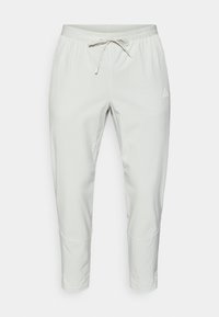 Επιλέχθηκε, grey fog/summit white