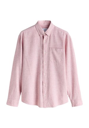 Camisa de manga larga rosa claro con botones, cuello abotonado y un único bolsillo en el pecho, mostrada sobre fondo blanco.