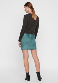 Vero Moda VMDONNADINA SHORT - Minifalda - north atlantic