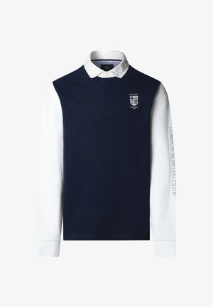 Donkerblauw en wit rugbyshirt met lange mouwen en een witte kraag, Hackett London Rowing Club-logo op de borst en tekst op de rechtermouw.