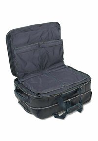 Schwarzer Stoffkoffer mit Reißverschlussfächern, zwei Griffen und mehreren Innenfächern zur Organisation. Glatte Textur, aufrechte Bauweise.