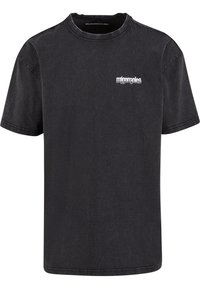 Sort bomulds T-shirt med korte ærmer, rund hals og et hvidt logo på venstre bryst. Blød tekstur og almindelig pasform.