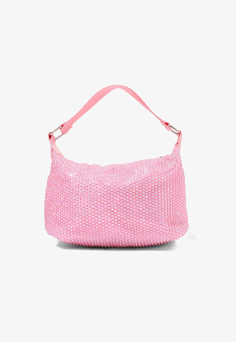 Sac à main rose avec un design texturé et orné de perles. Dispose d'une large bandoulière rose réglable et d'un fermoir argenté.