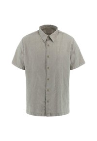Camisa de manga corta en tela gris claro, con un patrón texturizado, cuello de punta y cierre de botones en la parte delantera.