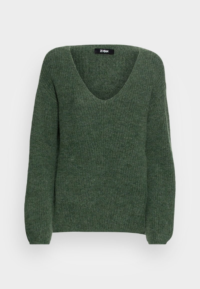 Suéter de punto verde oscuro con un profundo escote en V, mangas largas y textura acanalada. Diseño simple, sin patrones o adornos visibles.