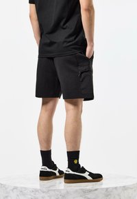 Weekend Offender CALETA OVERLAY - Pantaloni de trening - black