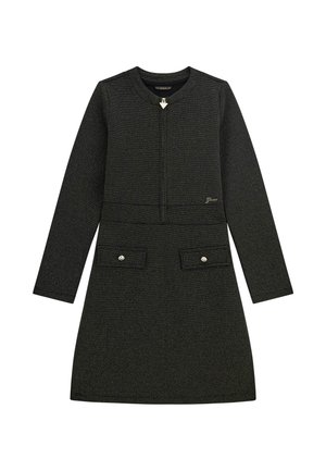 Schwarzes Kleid mit langen Ärmeln, strukturiertem Stoff, rundem Ausschnitt, Frontzipper, zwei Taschenklappen mit Knöpfen und Markenlogo an der Hüfte.