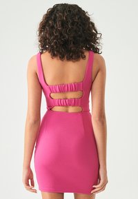 BWLDR SANTOS MINI  - Laisvo kirpimo suknelė - hot pink