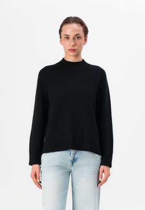 - Sweter
