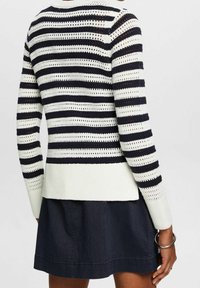 Esprit Stickad tröja - off-white