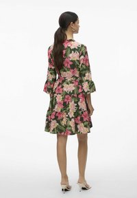 Vero Moda ZERA  - Dnevna haljina - duffel bag
