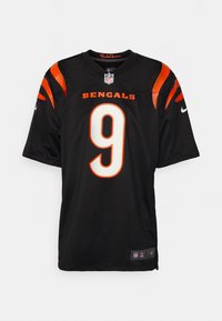 Czarna koszulka NFL z pomarańczowymi akcentami, z napisem "BENGALS" i numerem "9" z przodu. Krótkie rękawy, wykonana z lekkiego materiału.