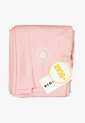 Vaaleanpunainen UV50+ suojakankainen materiaali, teksturoitu, taitettu siististi, pyöreä logo ja hoito-ohje kiinnitettynä. Kevyt ja hengittävä muotoilu.