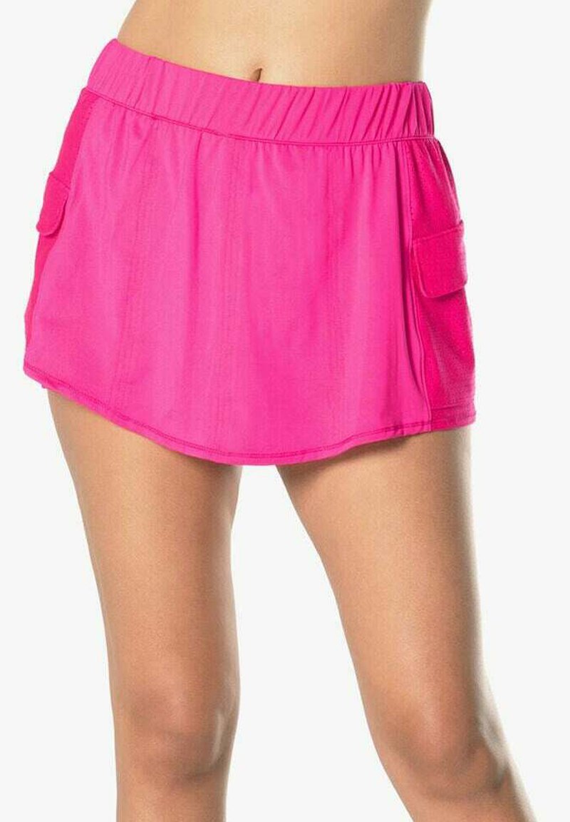 Pinkfarbener sportlicher Skort aus leicht strukturiertem Stoff, mit elastischem Bund und zwei seitlichen Taschen, in einer entspannten, ausgestellten Silhouette.