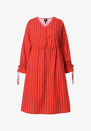 Rød- og blåstribet kjole med V-hals, lange ærmer og knaplukning. Elastiske manchetter med bindebåndsdetaljer og en afslappet pasform.