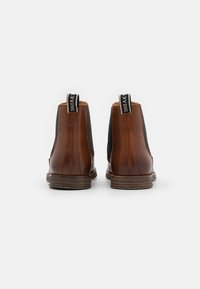 Sneaky Steve RISTY SHOE - Botines - cognac texas