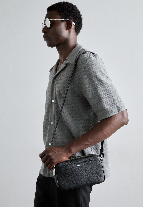 OEDEN MINI CROSS - Cross body bag2